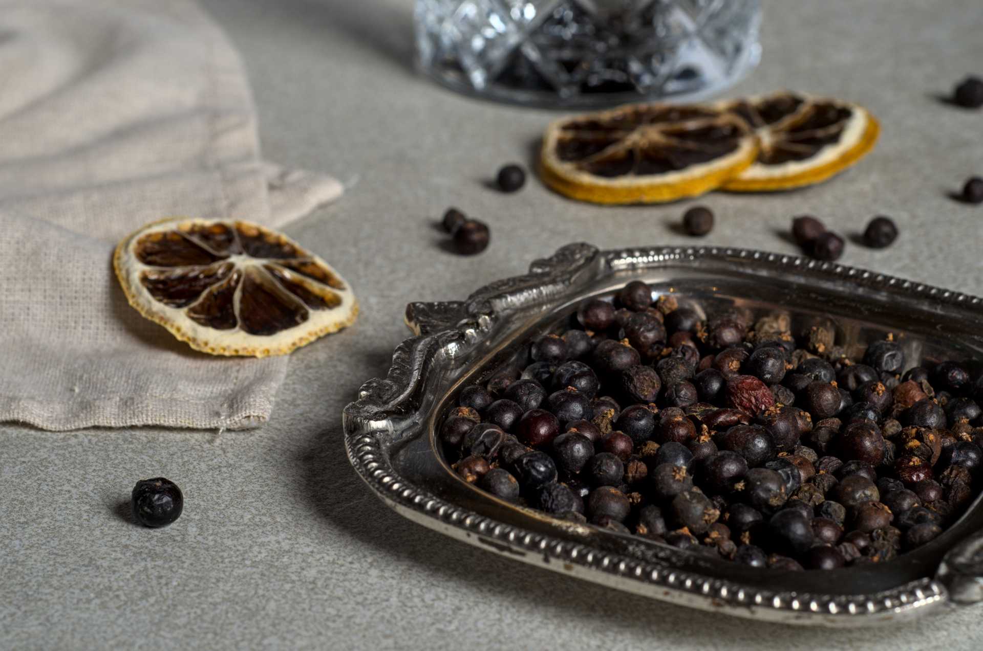 Baies de genévrier : l'épice boréale qui se cache derrière le gin