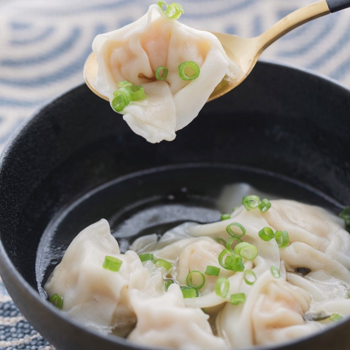 Wontons poulet et champignons shimeji