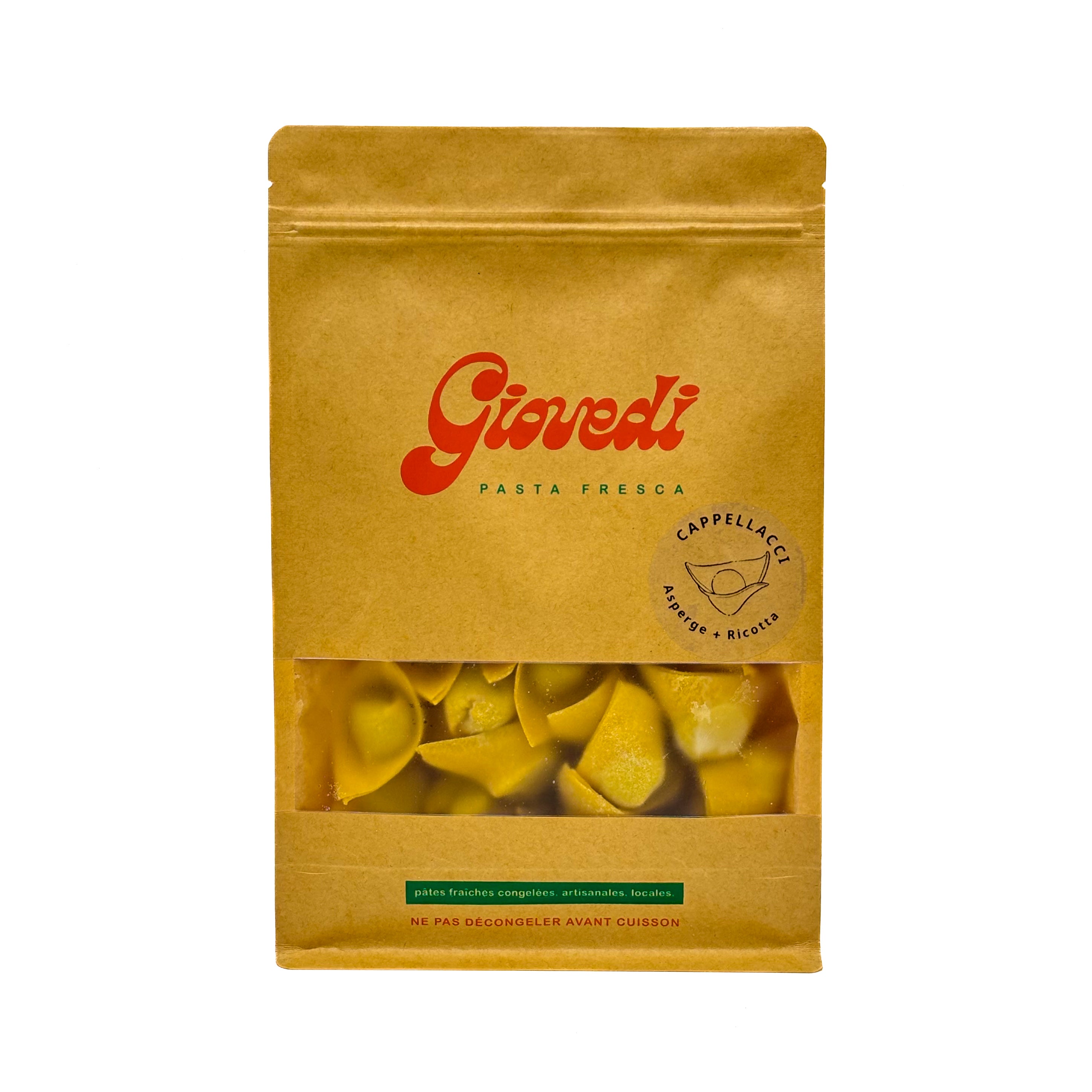 Emballage de cappellacci asperges et ricotta de Giovedi Pasta sur fond blanc