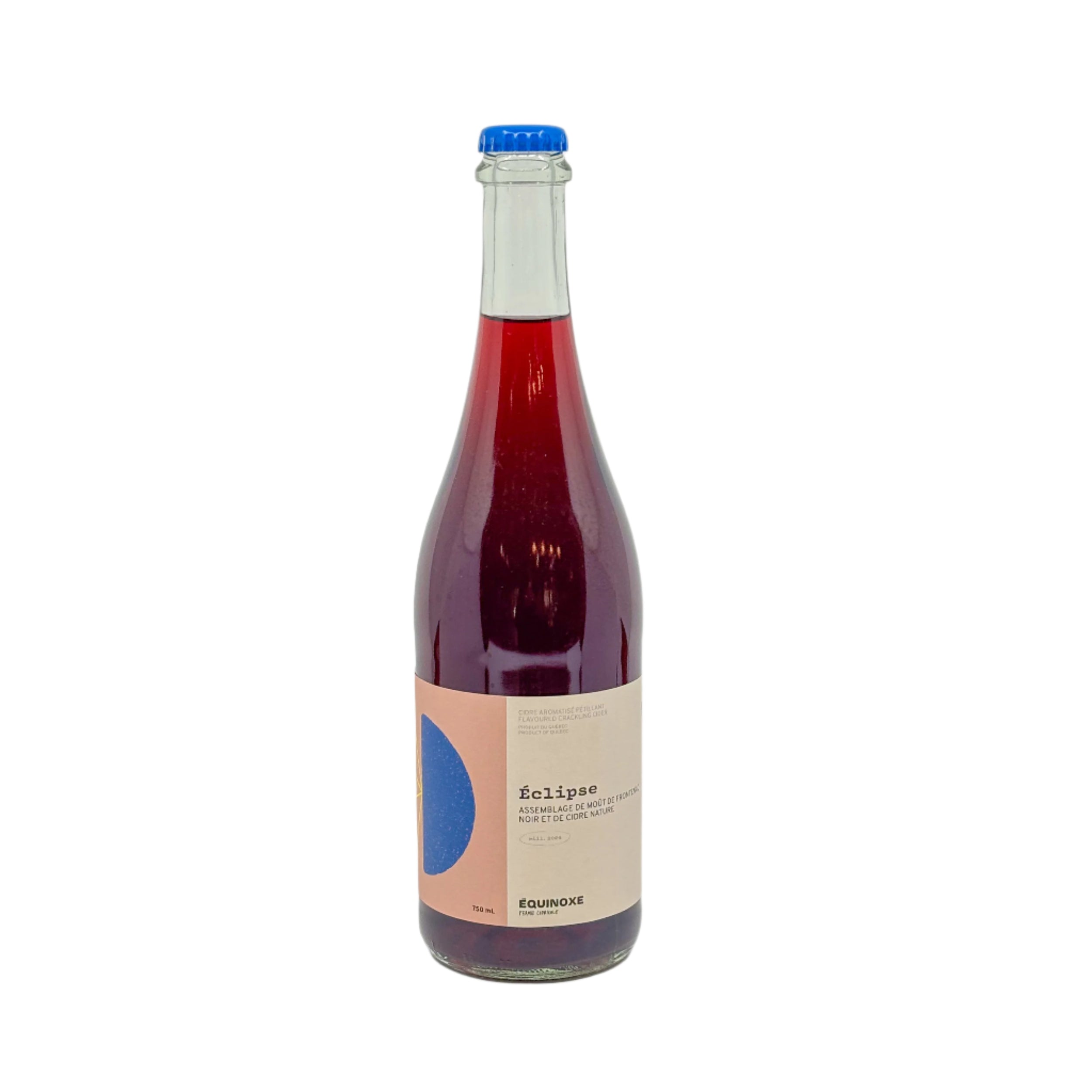 Bouteille de 750 ml de cidre Éclipse photographiée sur fond blanc