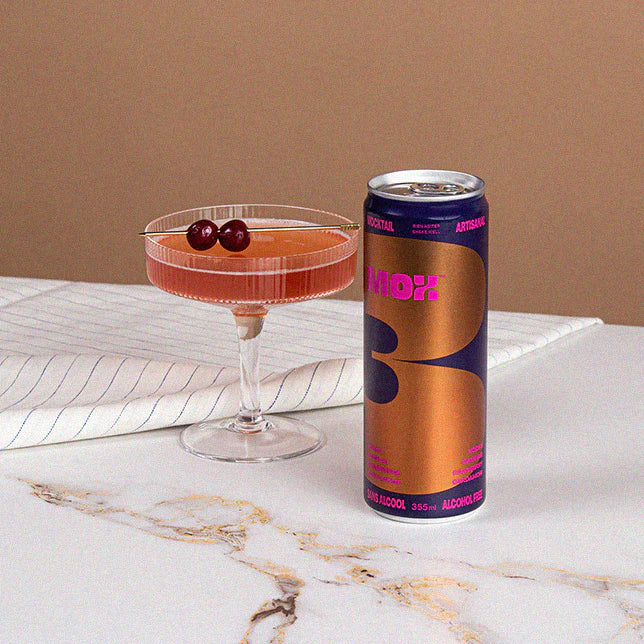 Mocktail à saveur de vodka, campari, canneberge et cardamome