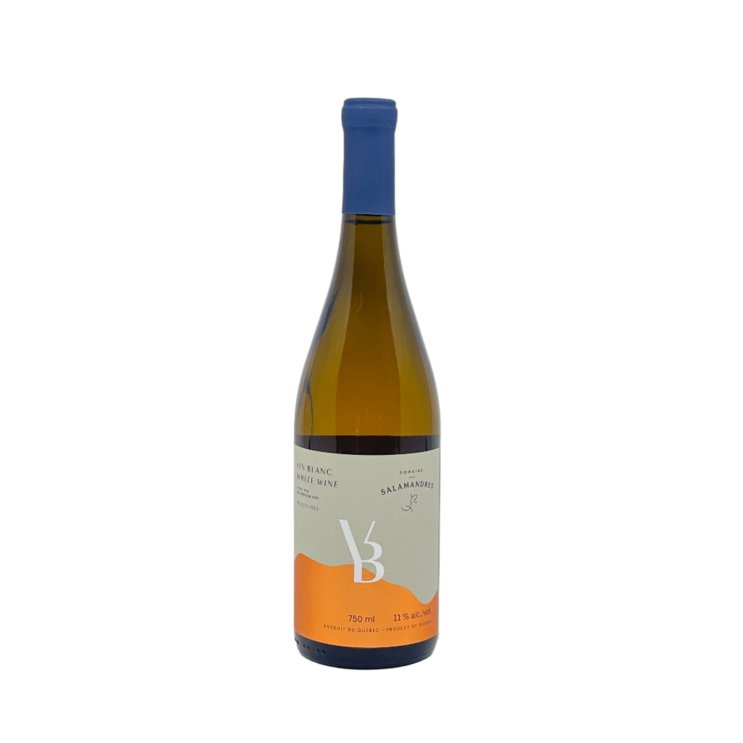 Vin blanc Vidal Geisenheim du Domaine des salamandres photographié sur fond blanc