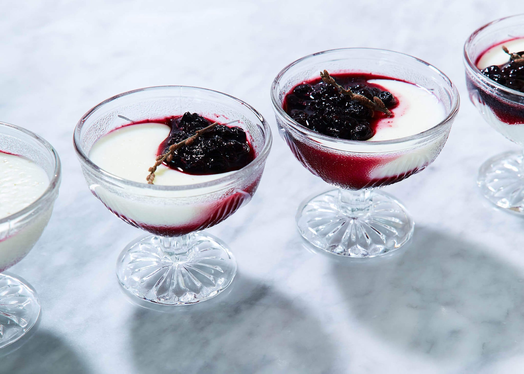 Flan boréal au coulis de camerises et nard des pinèdes