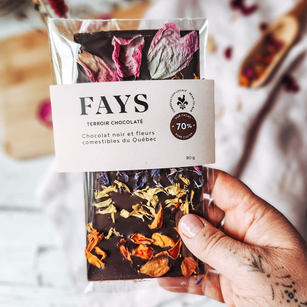 Tablette chocolat noir et fleurs comestibles