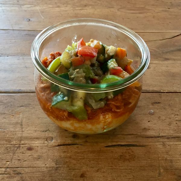 Effiloché de porc aux épices et tomates avec ratatouille et polenta (incl. consigne 3,50$)