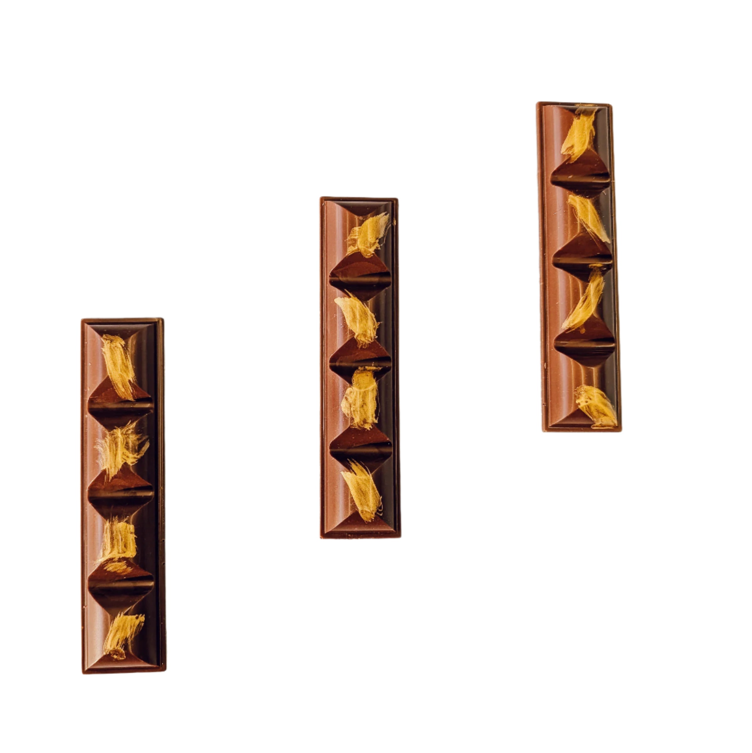 3 barres de chocolat végane au lait d'avoine remplie de caramel salé au mélilot